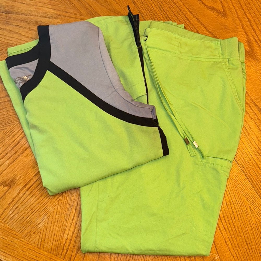 Women’s Greys Anatomy scrub set